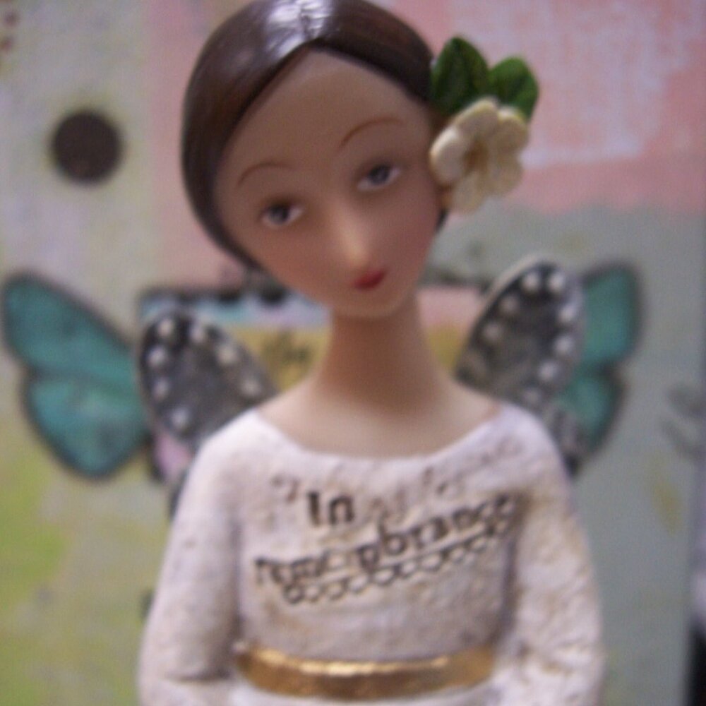 Kelly Rae Roberts - Rememberance Figurine